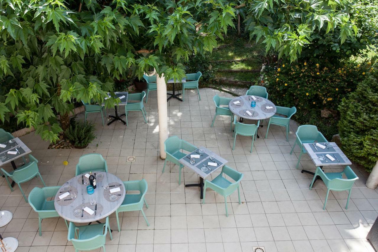 Le Lion D'Or Hotel Manzac-sur-Vern Luaran gambar