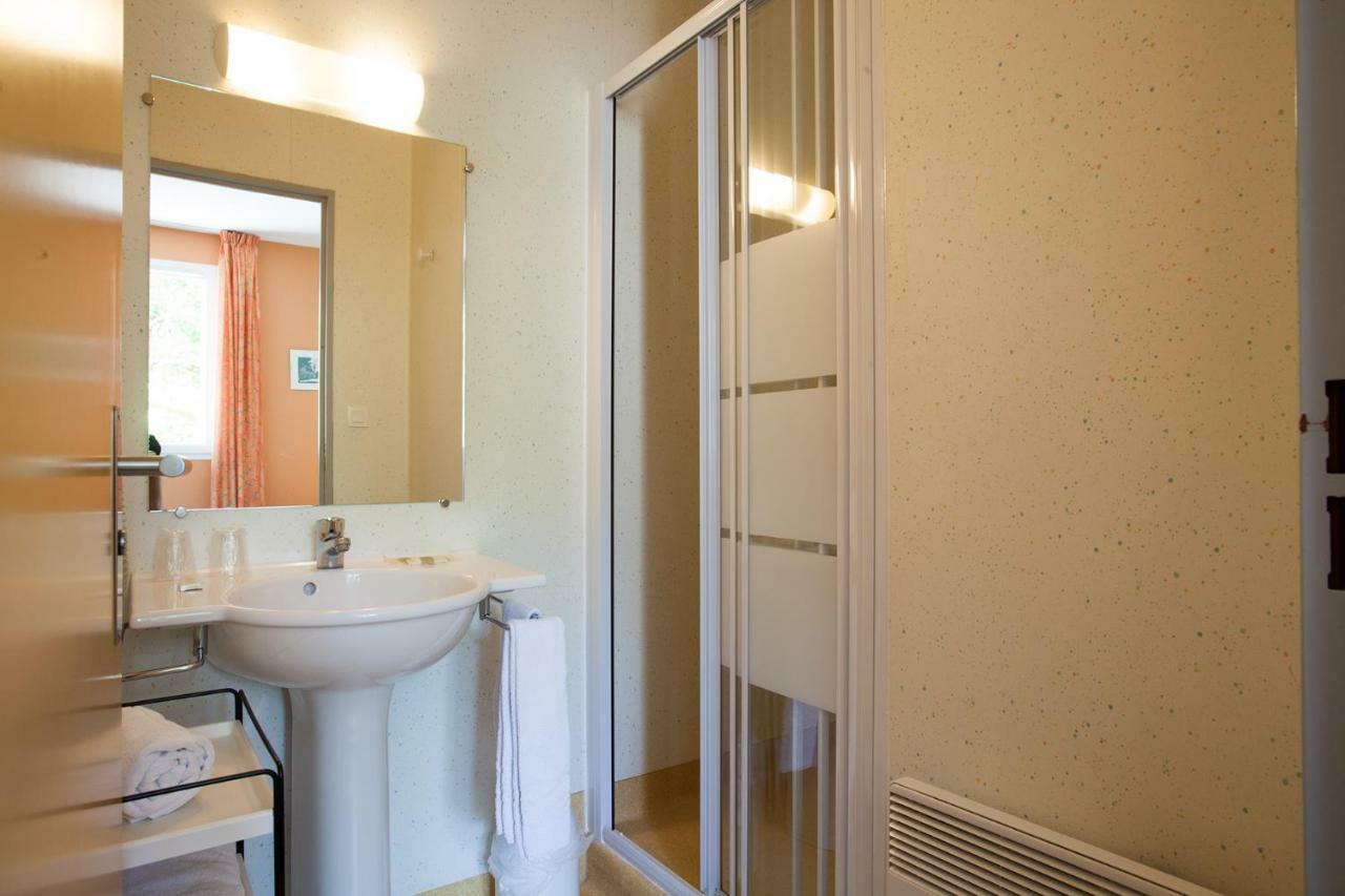 Le Lion D'Or Hotel Manzac-sur-Vern Luaran gambar