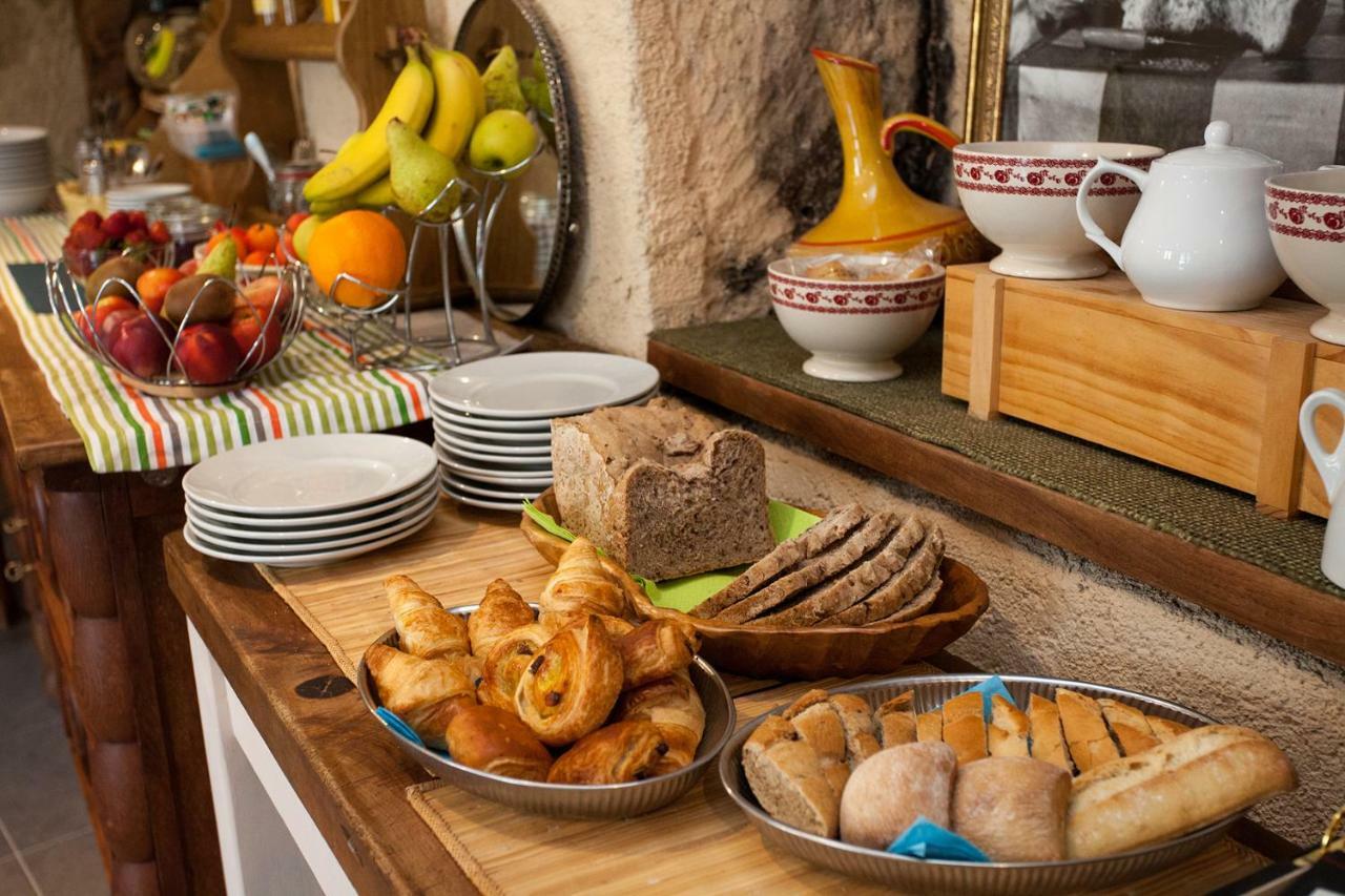 Le Lion D'Or Hotel Manzac-sur-Vern Luaran gambar